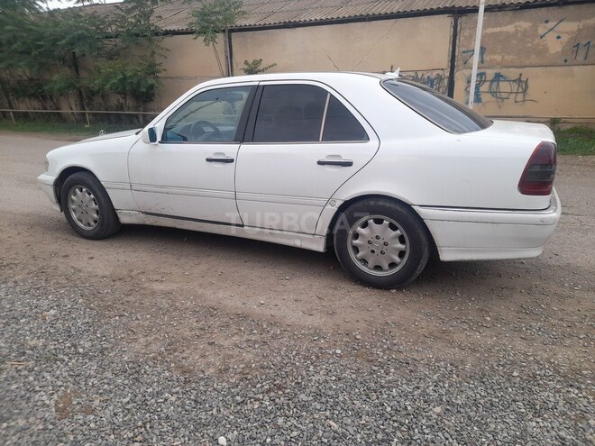 Mercedes C 220 d 1995, 214,785 km - 2.2 л - Goranboy