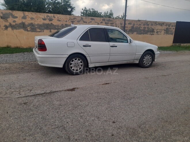 Mercedes C 220 d 1995, 214,785 km - 2.2 л - Goranboy