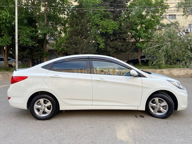 Hyundai Accent 2014, 211,471 km - 1.6 л - Bakı