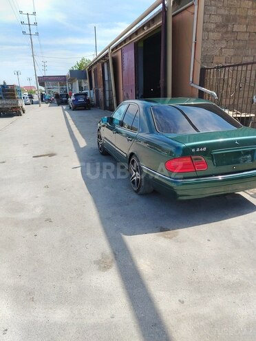 Mercedes E 240 1999, 257,000 km - 2.4 l - Bakı