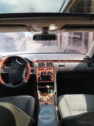 Mercedes E 240 1999, 257,000 km - 2.4 l - Bakı