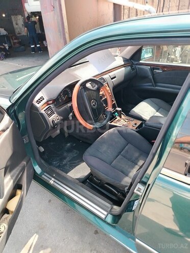 Mercedes E 240 1999, 257,000 km - 2.4 l - Bakı