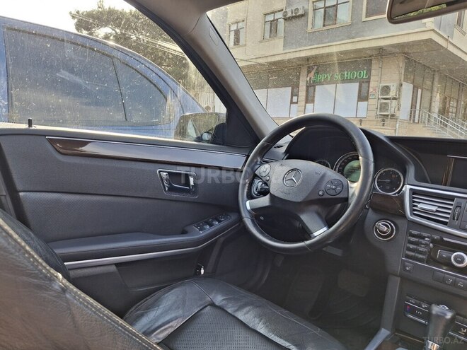 Mercedes E 220 d 2009, 261,000 km - 2.2 l - Bakı