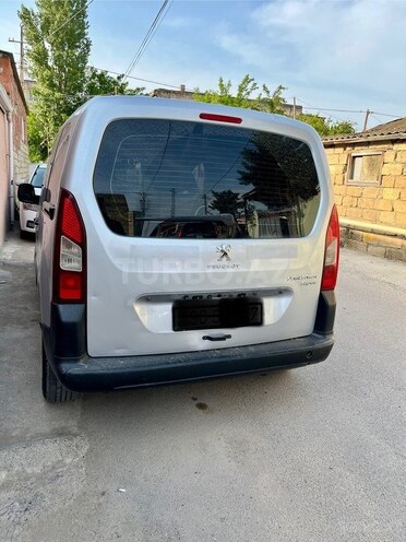 Peugeot  2013, 300,000 km - 1.6 l - Bakı