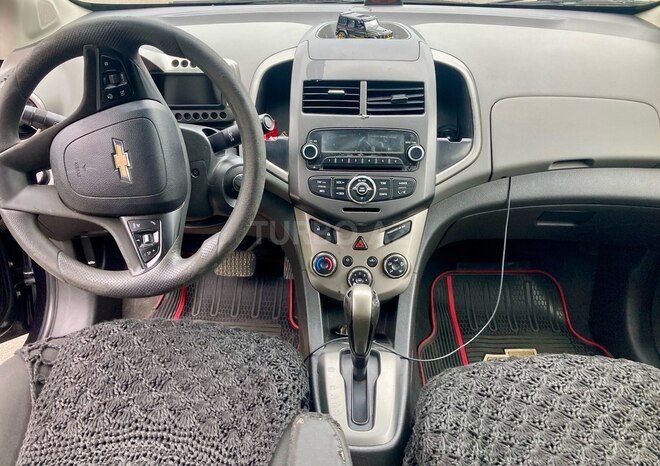 Chevrolet Aveo-6