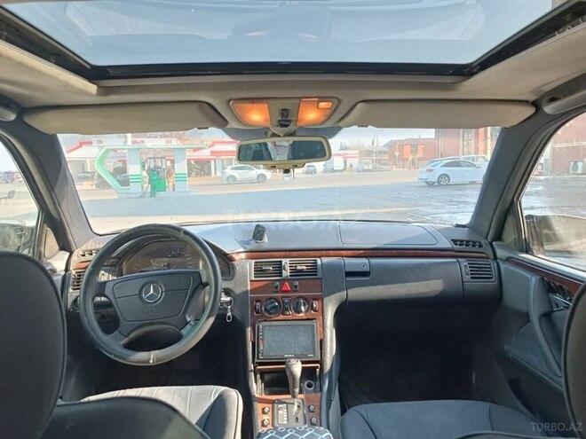 Mercedes E 230 1996, 325,313 km - 2.3 l - Gəncə
