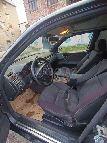 Mercedes E 230 1996, 325,313 km - 2.3 l - Gəncə