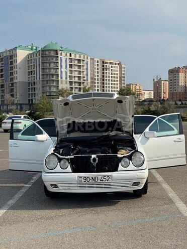 Mercedes E 240 1998, 250,000 km - 2.4 l - Bakı