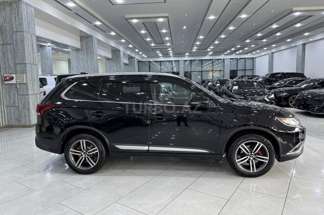 Mitsubishi Outlander 2019, 62,000 km - 2.4 l - Bakı