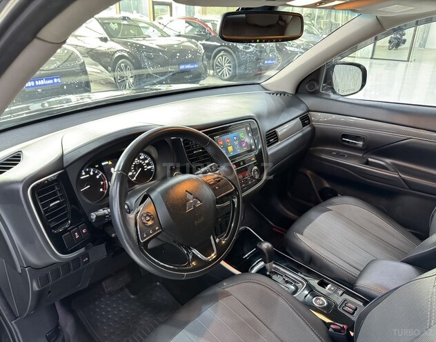 Mitsubishi Outlander 2019, 62,000 km - 2.4 l - Bakı