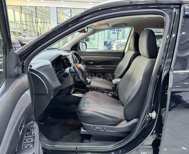Mitsubishi Outlander 2019, 62,000 km - 2.4 l - Bakı