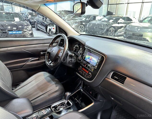 Mitsubishi Outlander 2019, 62,000 km - 2.4 l - Bakı