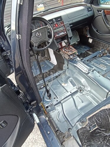 Mercedes C 220 d 2000, 600,000 km - 2.2 l - Qəbələ
