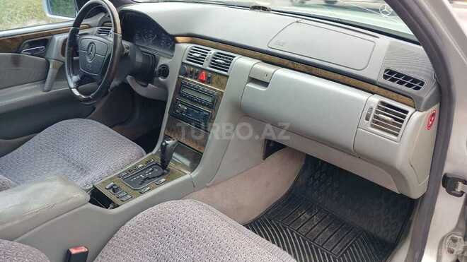 Mercedes E 240 1997, 440,000 km - 2.6 l - Bakı