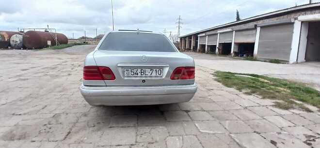 Mercedes E 240 1997, 440,000 km - 2.6 l - Bakı