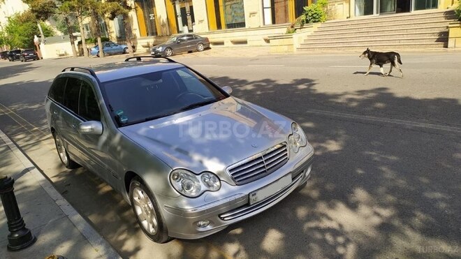 Mercedes C 220 d 2006, 301,900 km - 2.2 l - Bakı