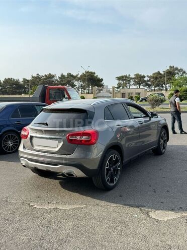 Mercedes GLA 250 4MATIC 2018, 65,000 km - 2.0 l - Bakı