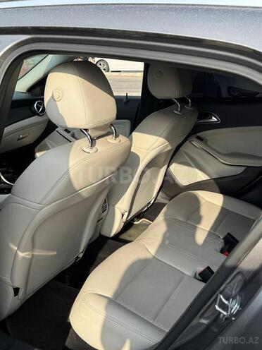 Mercedes GLA 250 4MATIC 2018, 65,000 km - 2.0 l - Bakı