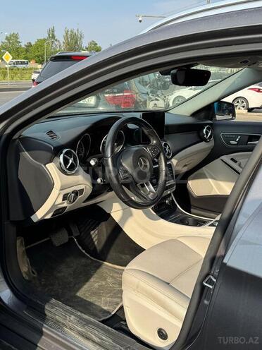 Mercedes GLA 250 4MATIC 2018, 65,000 km - 2.0 l - Bakı