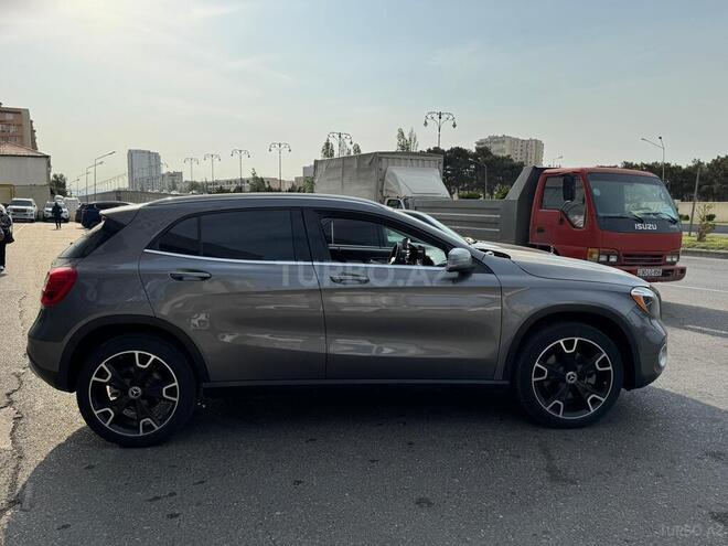 Mercedes GLA 250 4MATIC 2018, 65,000 km - 2.0 l - Bakı