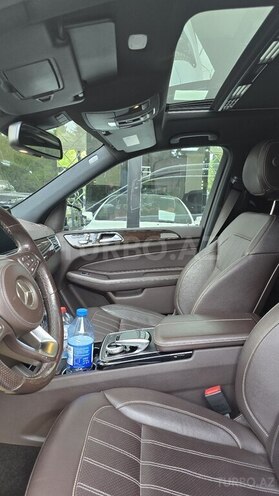 Mercedes GLS 450 4MATIC-10
