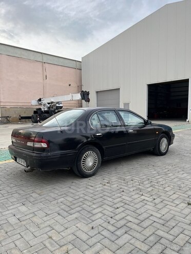 Nissan Maxima-5