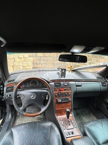Mercedes E 270 2001, 440,000 km - 2.7 l - Bakı