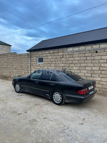 Mercedes E 270 2001, 440,000 km - 2.7 l - Bakı