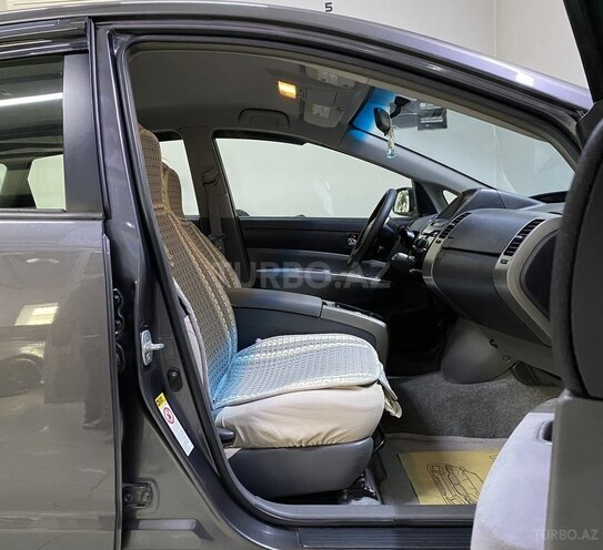 Toyota Prius-17