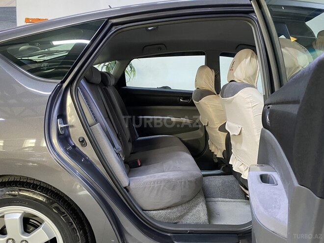 Toyota Prius-18