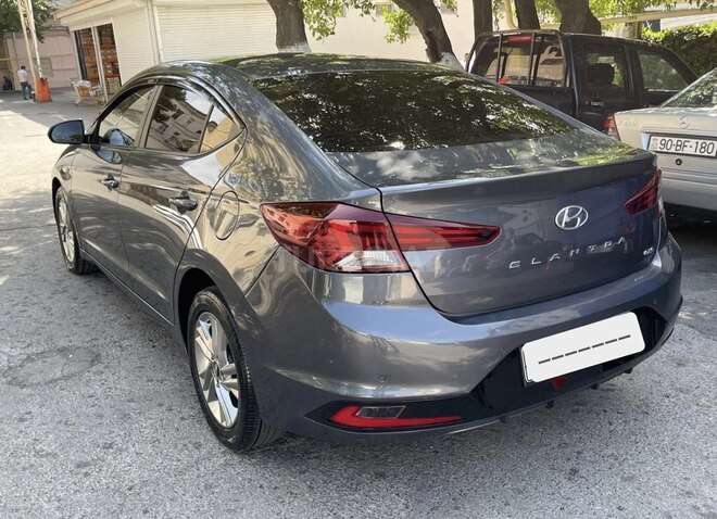 Hyundai Elantra 2018, 130,000 km - 1.6 л - Bakı