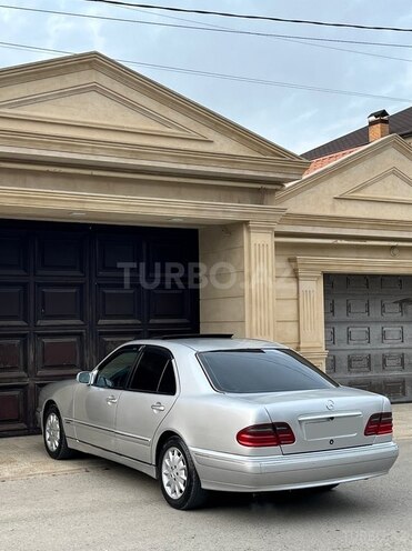 Mercedes E 240 2000, 240,000 km - 2.4 l - Bakı