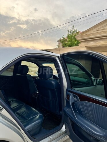 Mercedes E 240 2000, 240,000 km - 2.4 l - Bakı