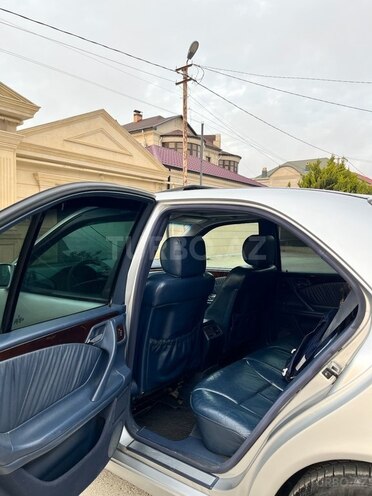 Mercedes E 240 2000, 240,000 km - 2.4 l - Bakı