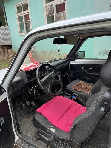 LADA (VAZ) Niva 2000, 309,600 km - 1.7 l - Astara