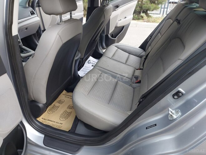 Hyundai Elantra 2016, 18,000 km - 2.0 l - Bakı