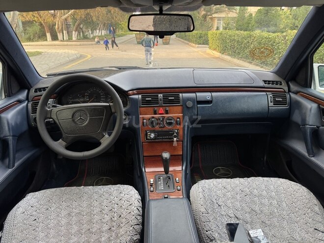 Mercedes E 200 1996, 320,000 km - 2.0 l - Sumqayıt