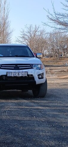 Mitsubishi L200 2011, 268,000 km - 2.5 l - Naxçıvan