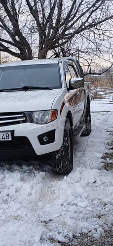 Mitsubishi L200 2011, 268,000 km - 2.5 l - Naxçıvan