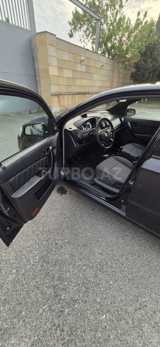 Chevrolet Aveo-12
