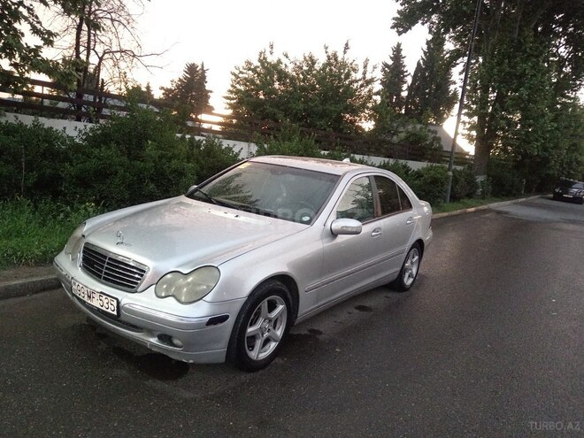 Mercedes C 240 2002, 539,246 km - 2.6 l - Qazax