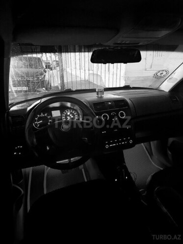Skoda Fabia 2011, 324,000 km - 1.6 l - Bakı