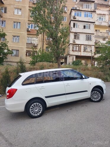 Skoda Fabia 2011, 324,000 km - 1.6 l - Bakı