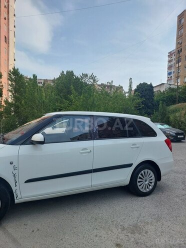 Skoda Fabia 2011, 324,000 km - 1.6 l - Bakı