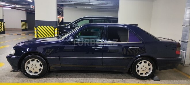 Mercedes C 230 1999, 299,200 km - 2.3 l - Bakı