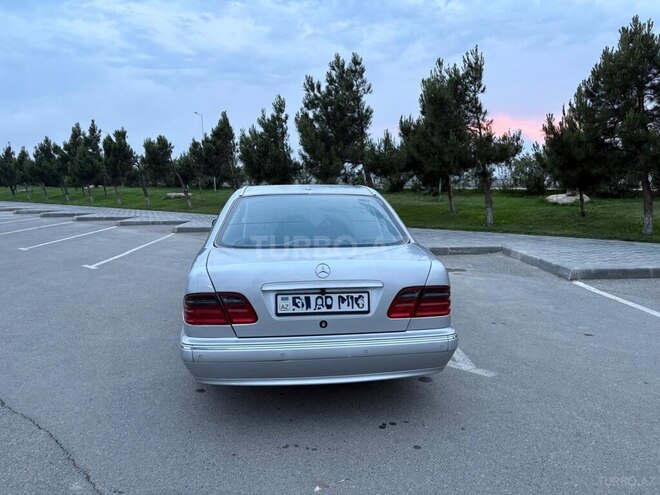 Mercedes E 320 2001, 404,000 km - 3.2 l - Bakı