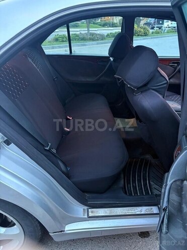 Mercedes E 320 2001, 404,000 km - 3.2 l - Bakı