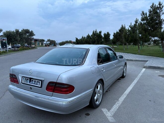 Mercedes E 320 2001, 404,000 km - 3.2 l - Bakı