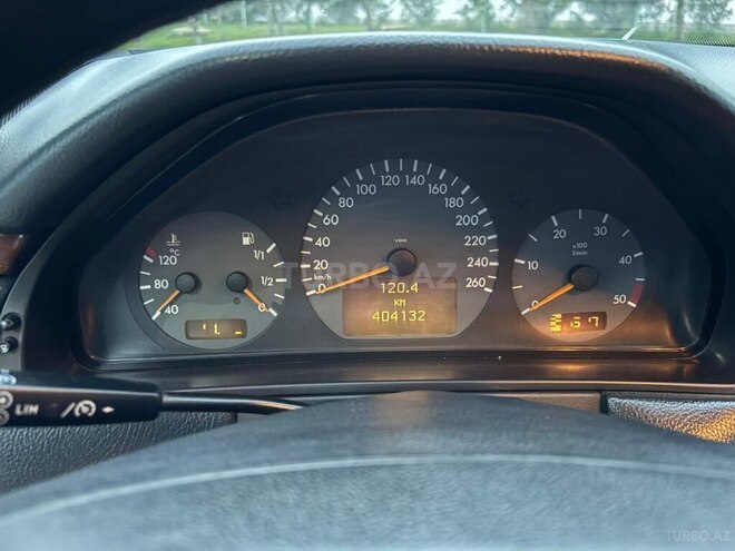 Mercedes E 320 2001, 404,000 km - 3.2 l - Bakı