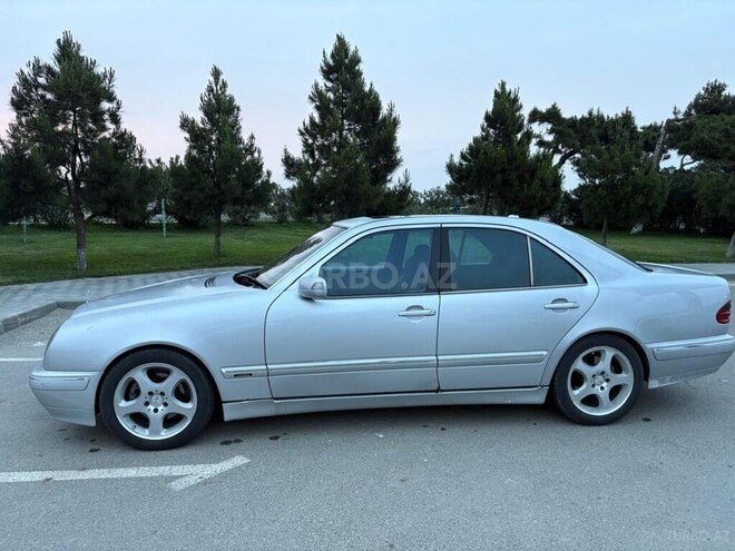 Mercedes E 320 2001, 404,000 km - 3.2 l - Bakı